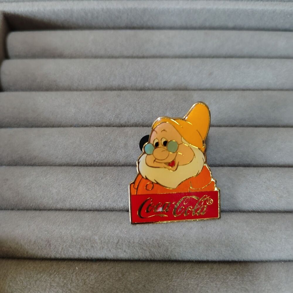 Disney Doc Dwarf Snow White 15th Anniversary Coca-Cola Pin Rare LE